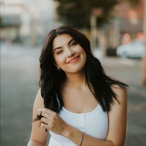 Meet your Posher, Olivia